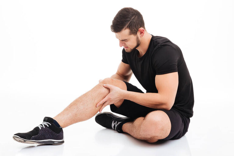 Man with knee pain injury